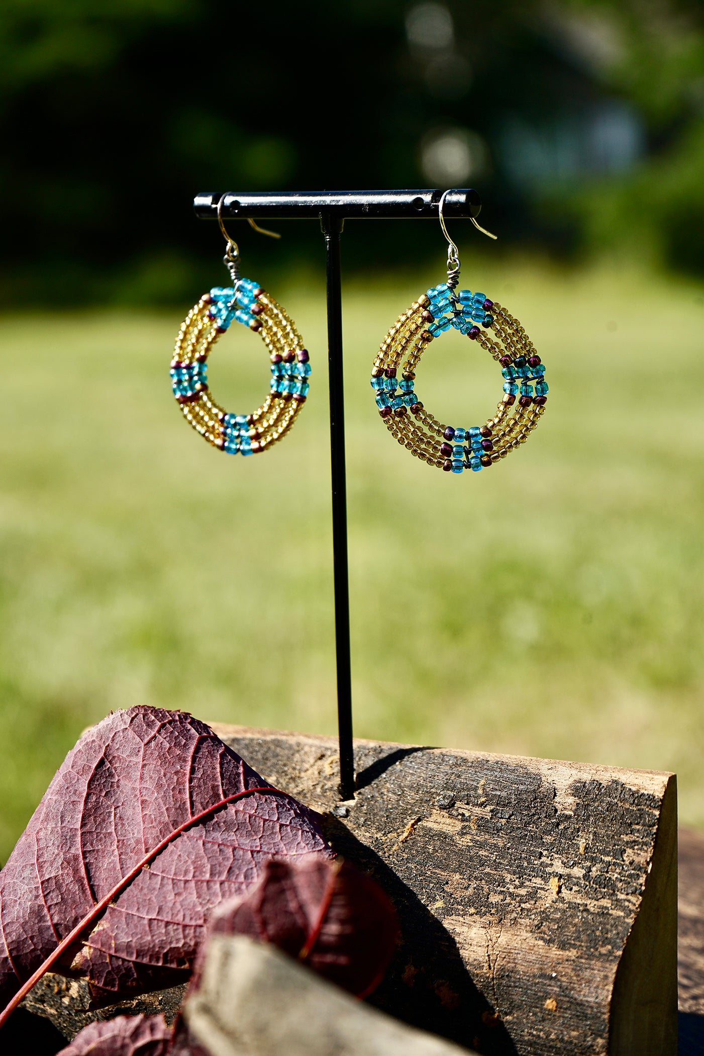 Peaceful  (Eseriani)     Small Open Circles     Gold/Light Blue