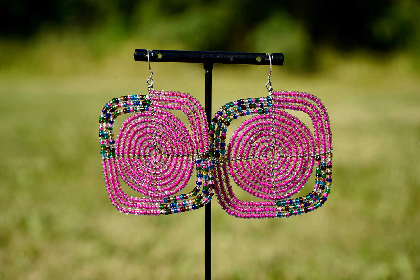 Strong (Nago)      Square      Pink