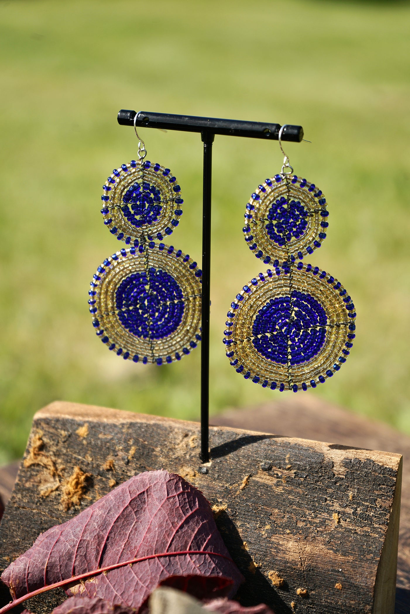 Optimistic (Engirai)    2 Circles Stacked    Dark Blue/Gold