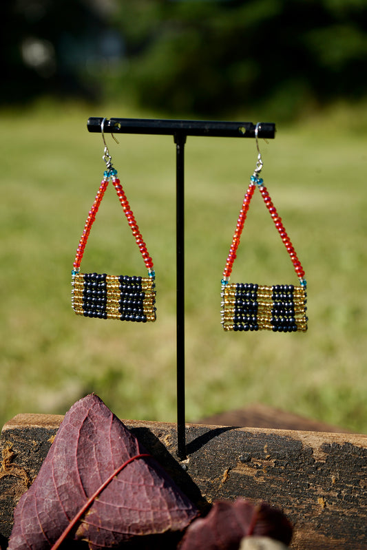 Graceful (Ipiris)     Triangle   Coral/Black/Gold